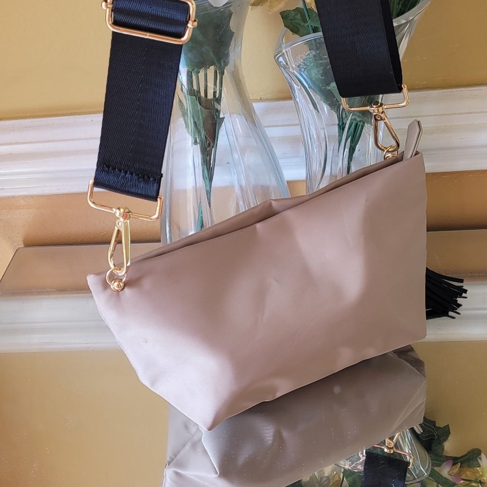 Burberry - Picture 10 of 15